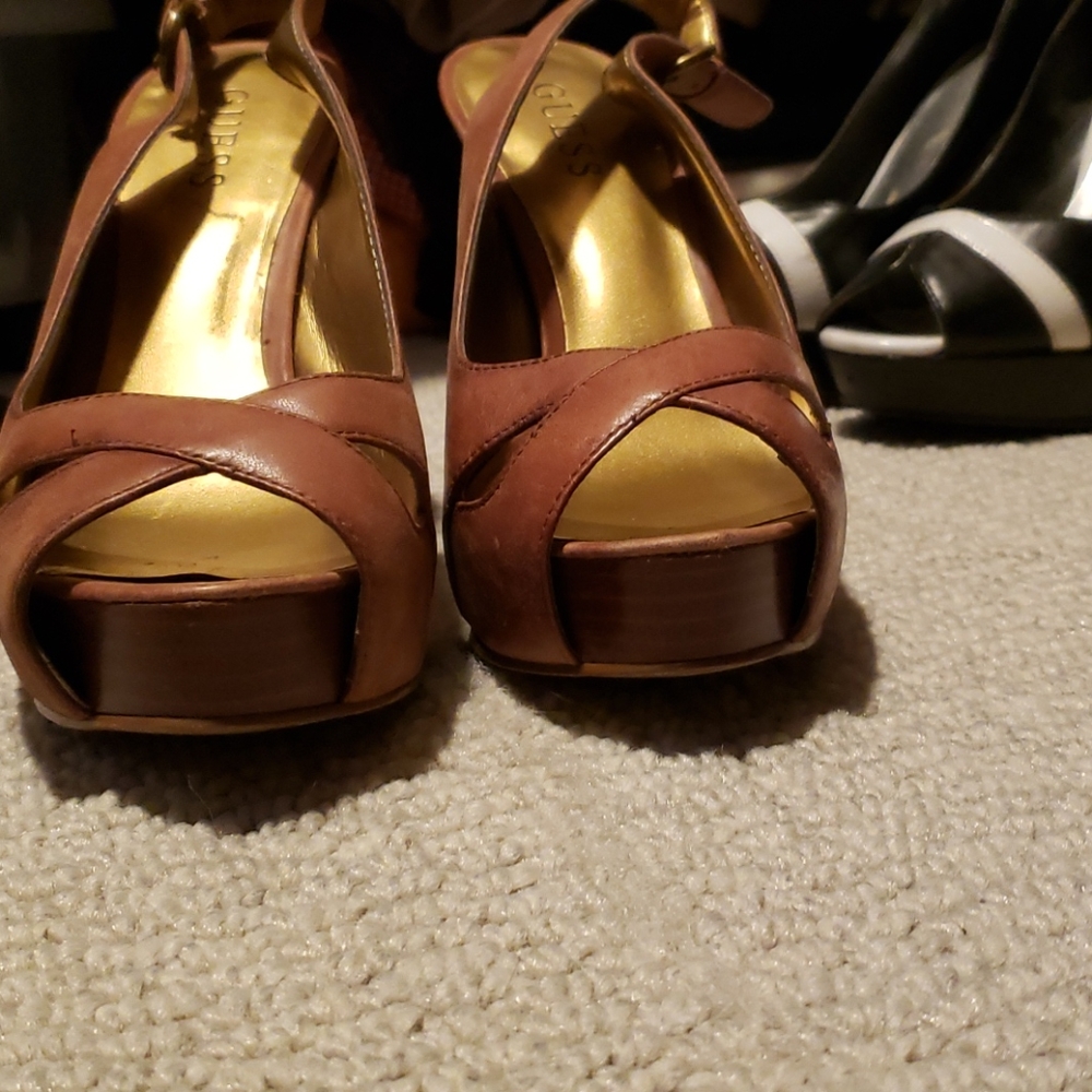 Guess leather criss cross shoes